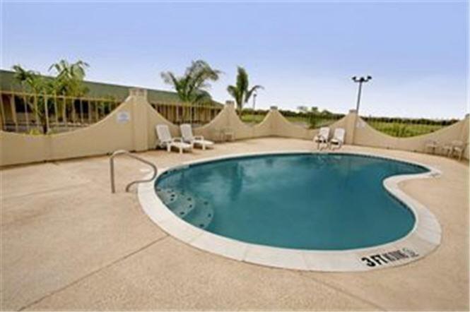 Riviera Inn And Suites Facilities photo